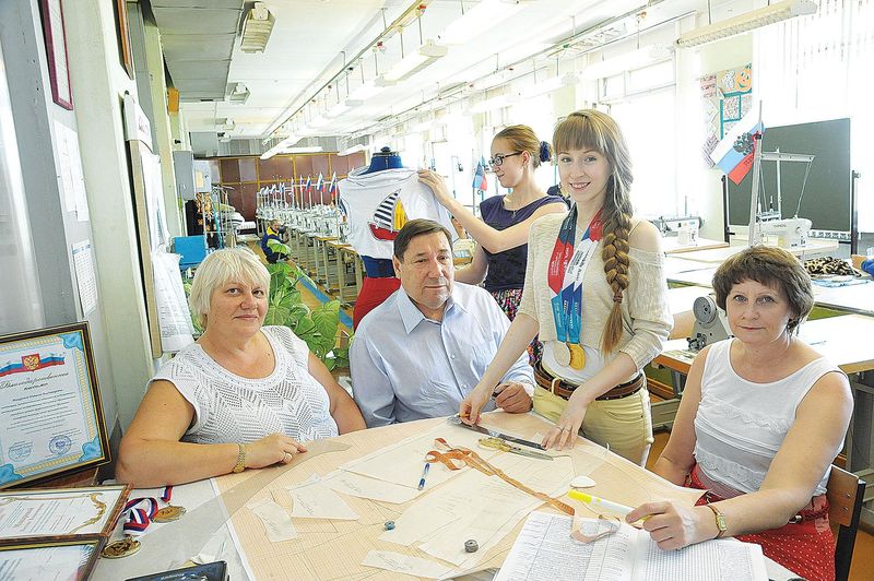 Школа портновского. Мусульманская школа швея. Школа портновского. Логотип по пошиву одежды. Логотип ателье.