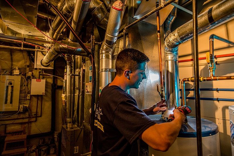 монтаж сантехники. мастер сантехник. слесарь по отоплению. монтажник санитарно-технических систем и оборудования. сантехника ру интернет магазин москва.