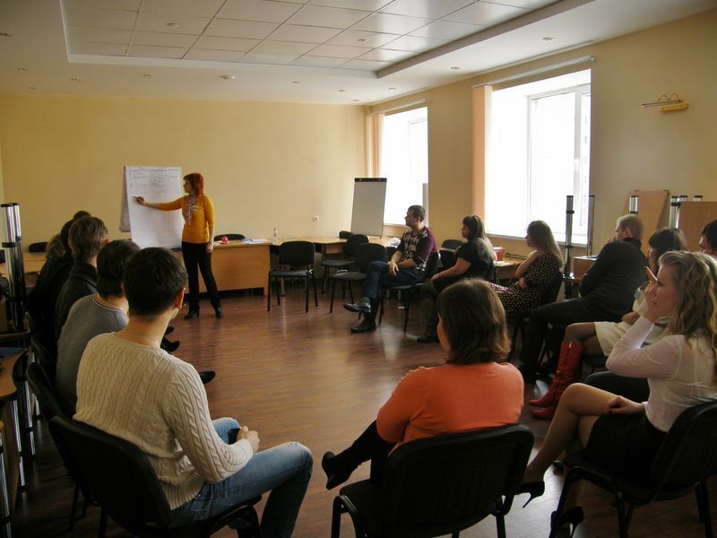 Студия которая берет учеников по ораторскому мастерству в СПб